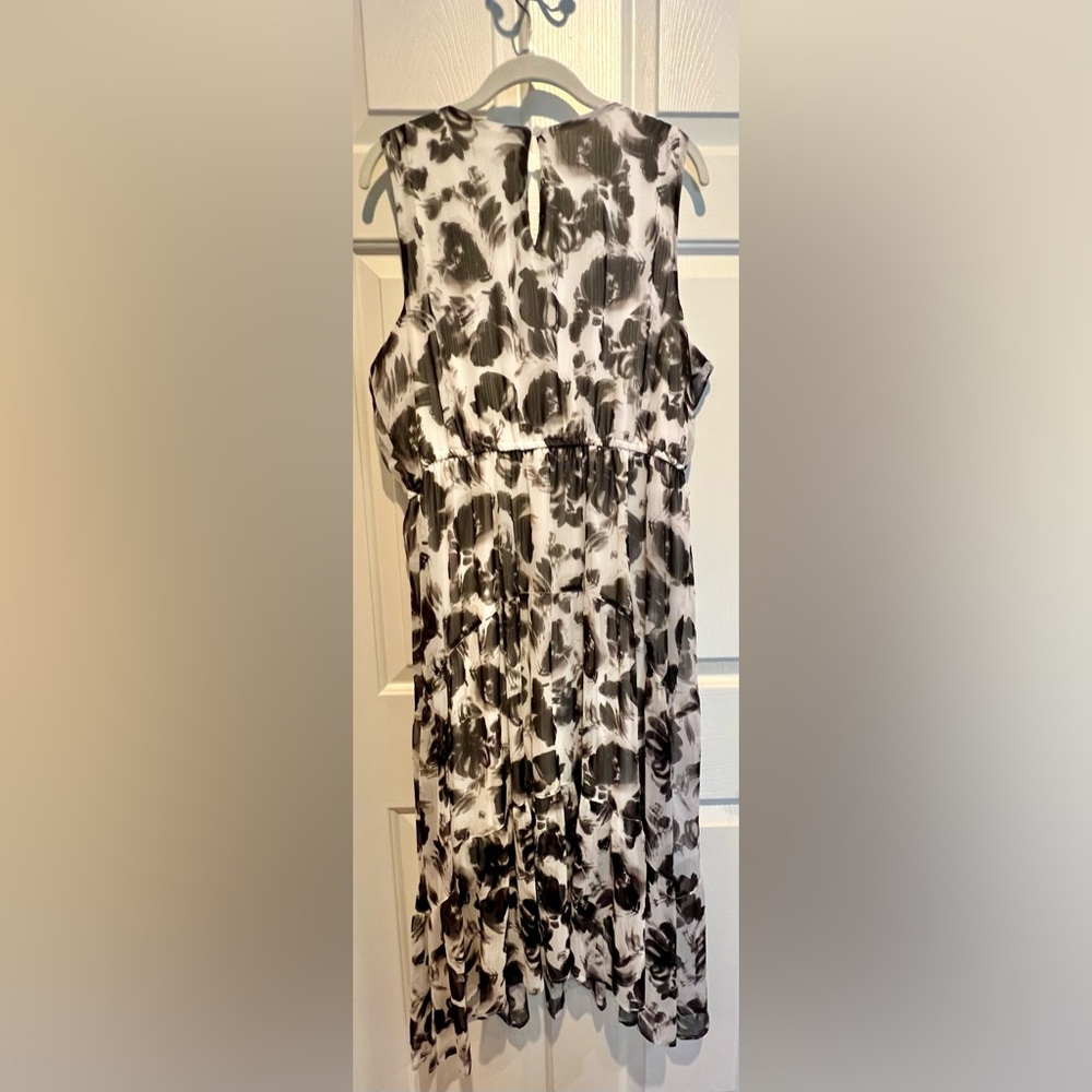 Dress - Simply Vera - Vera Wang - black white floral - sz XL -Worn once -perfect - Picture 6 of 9